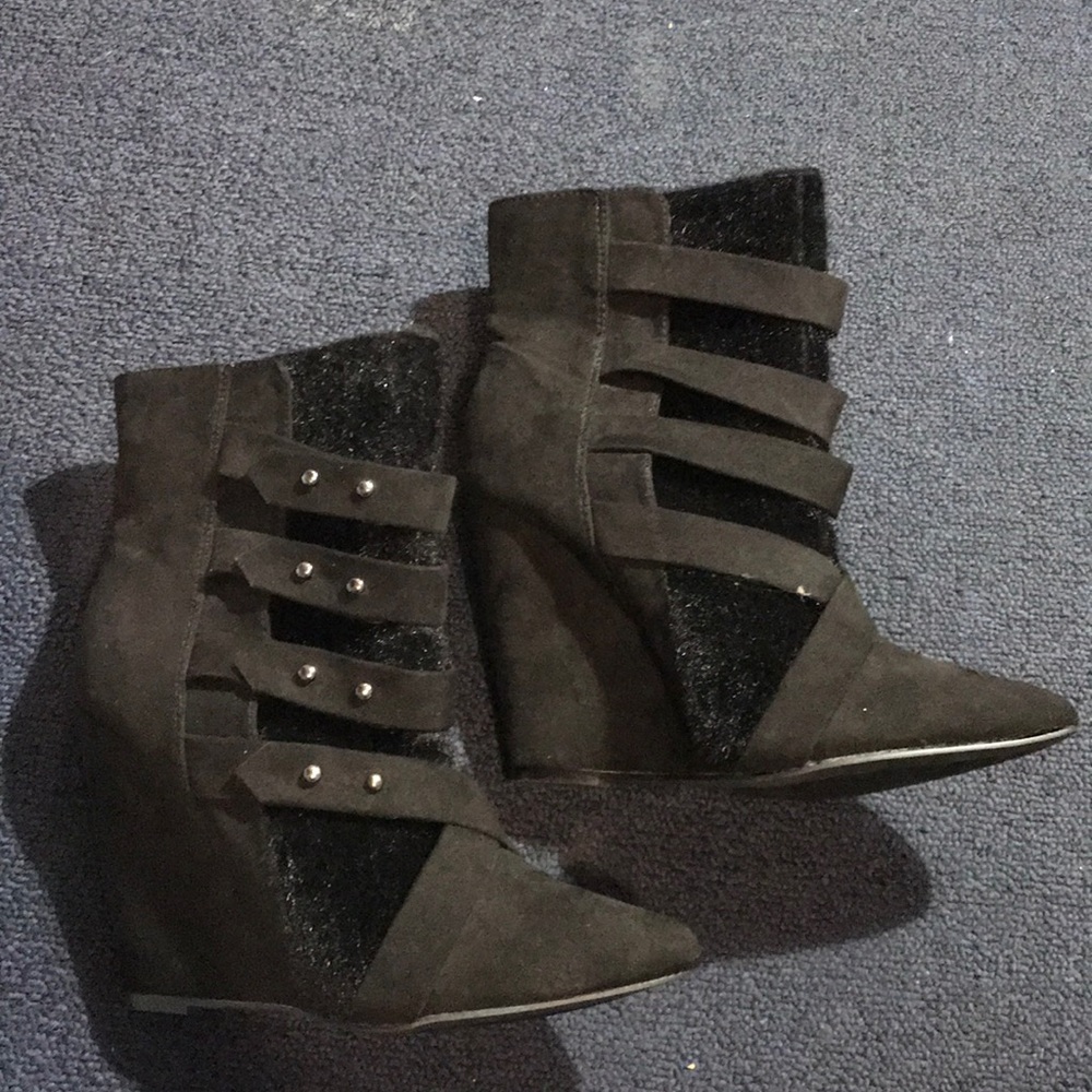 Just fab black faux suede wedge size 8